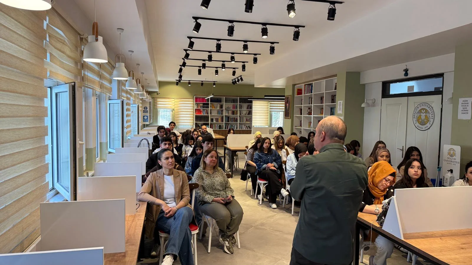 Sosyal Bilimler Meslek Yüksekokulu Öğrencilerine Yönelik Seminer Gerçekleştirildi